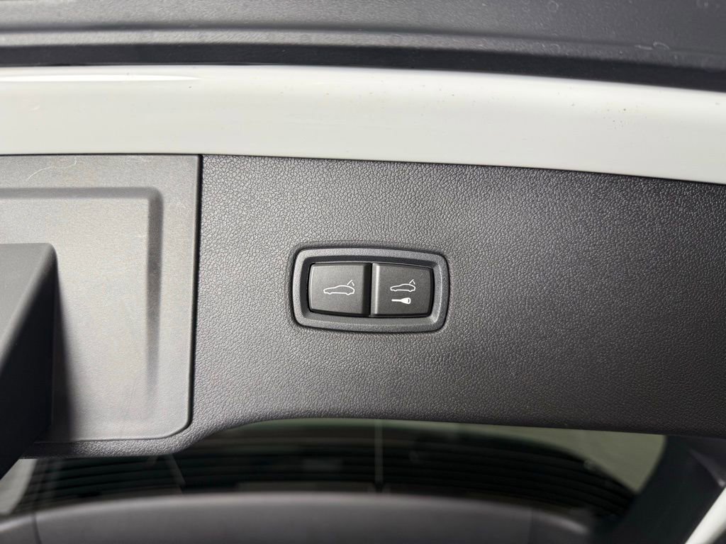New 2025 Porsche Cayenne Turbo image 18
