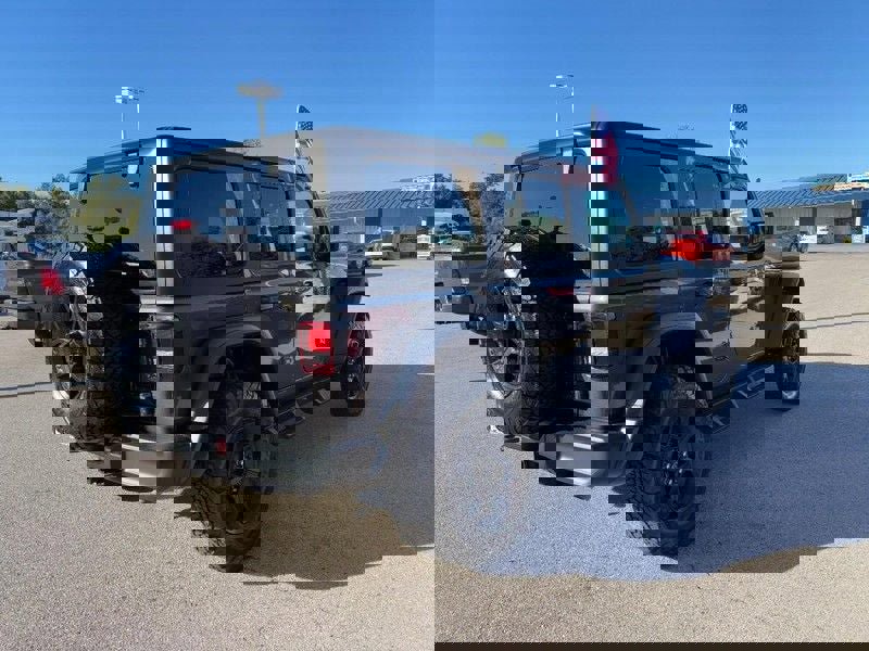 Used 2024 Jeep Wrangler Willys image 3
