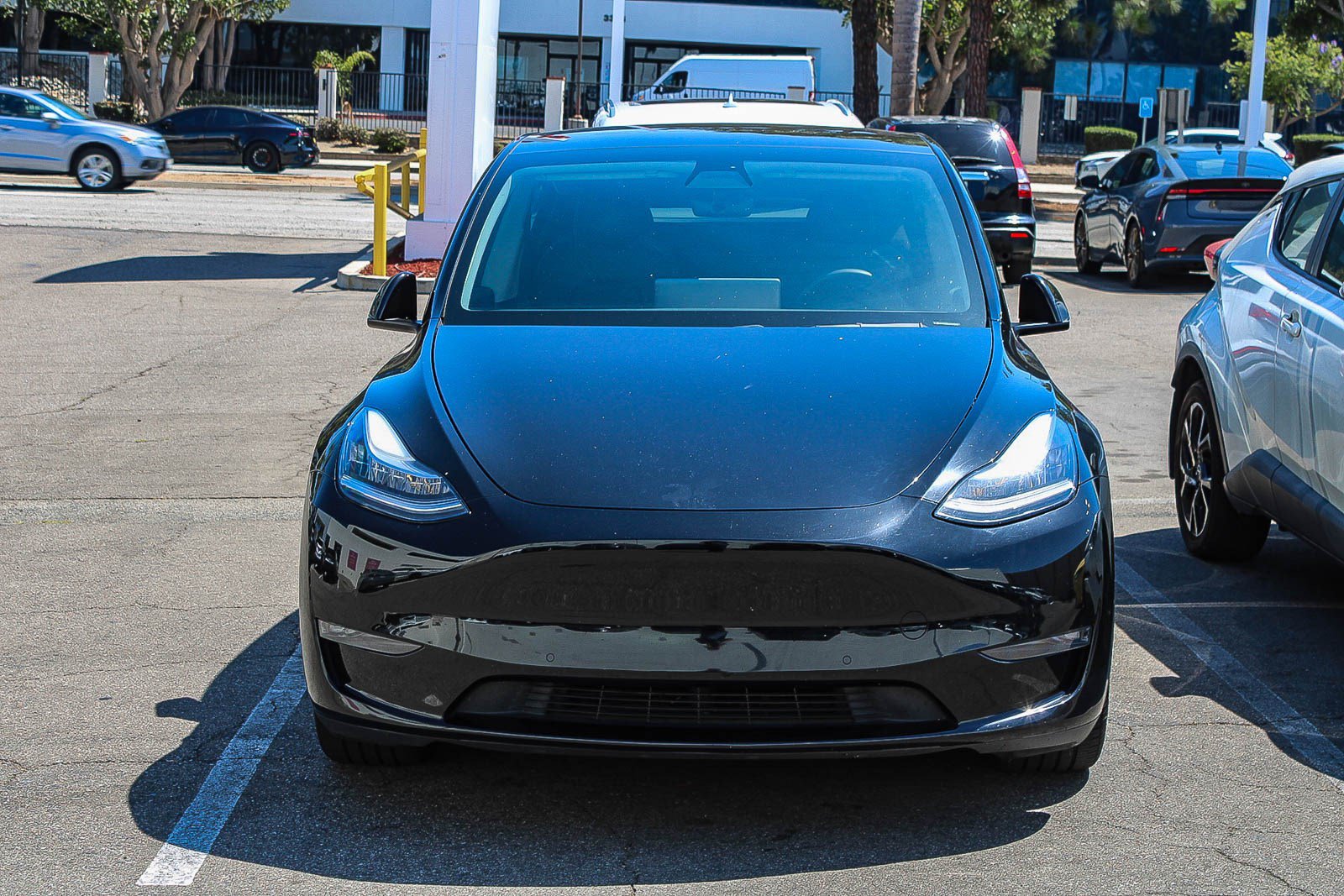 Used 2021 Tesla Model Y Long Range AWD/4WD image 2