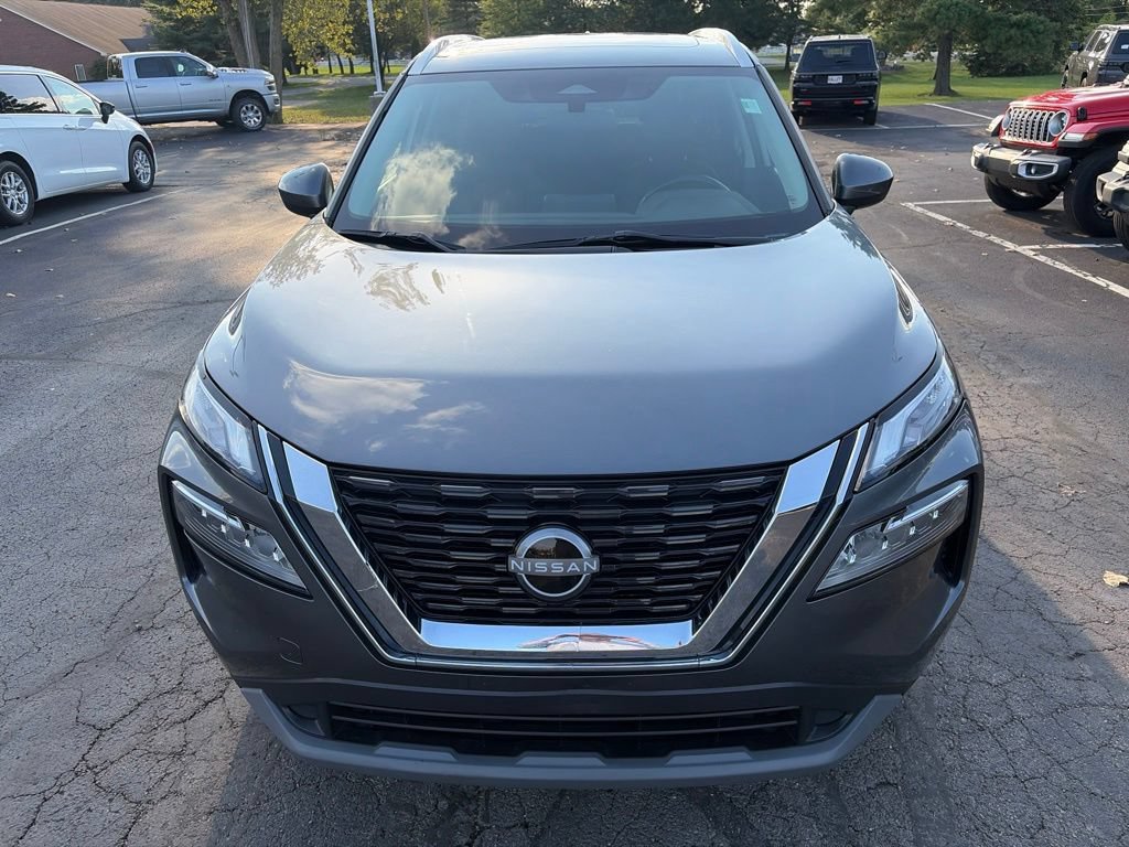 Used 2023 Nissan Rogue SV w/ SV Premium B Package AWD/4WD image 3