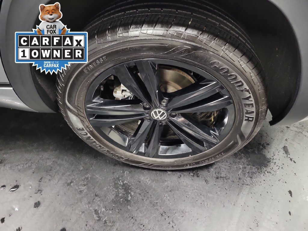 Used 2023 Volkswagen Atlas Cross Sport SEL R-Line AWD/4WD image 12