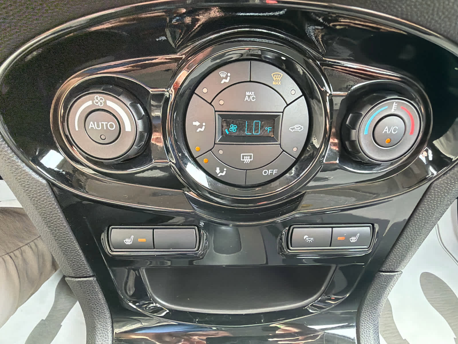 Used 2017 Ford Fiesta SE w/ Equipment Group 201A FWD image 21