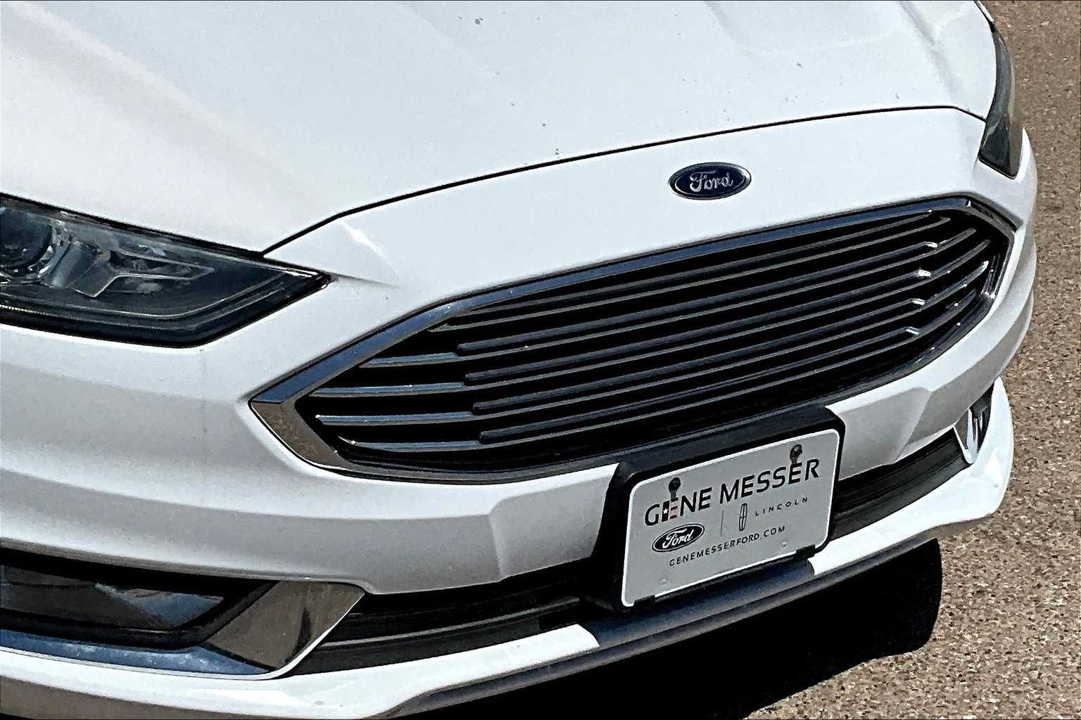 Used 2017 Ford Fusion SE w/ Equipment Group 201A FWD image 30