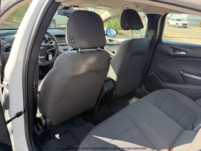 Used 2017 Chevrolet Cruze LS FWD image 14