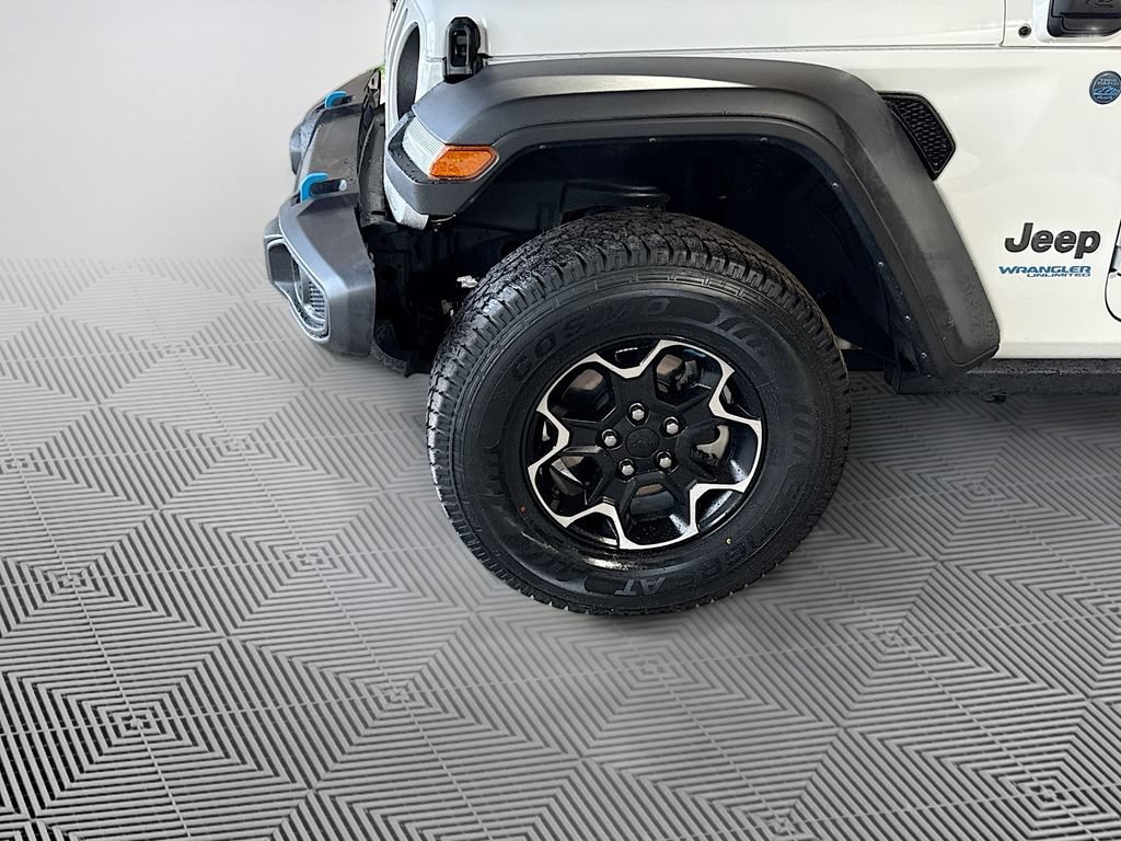Used 2022 Jeep Wrangler Unlimited Rubicon 4xe AWD/4WD image 10