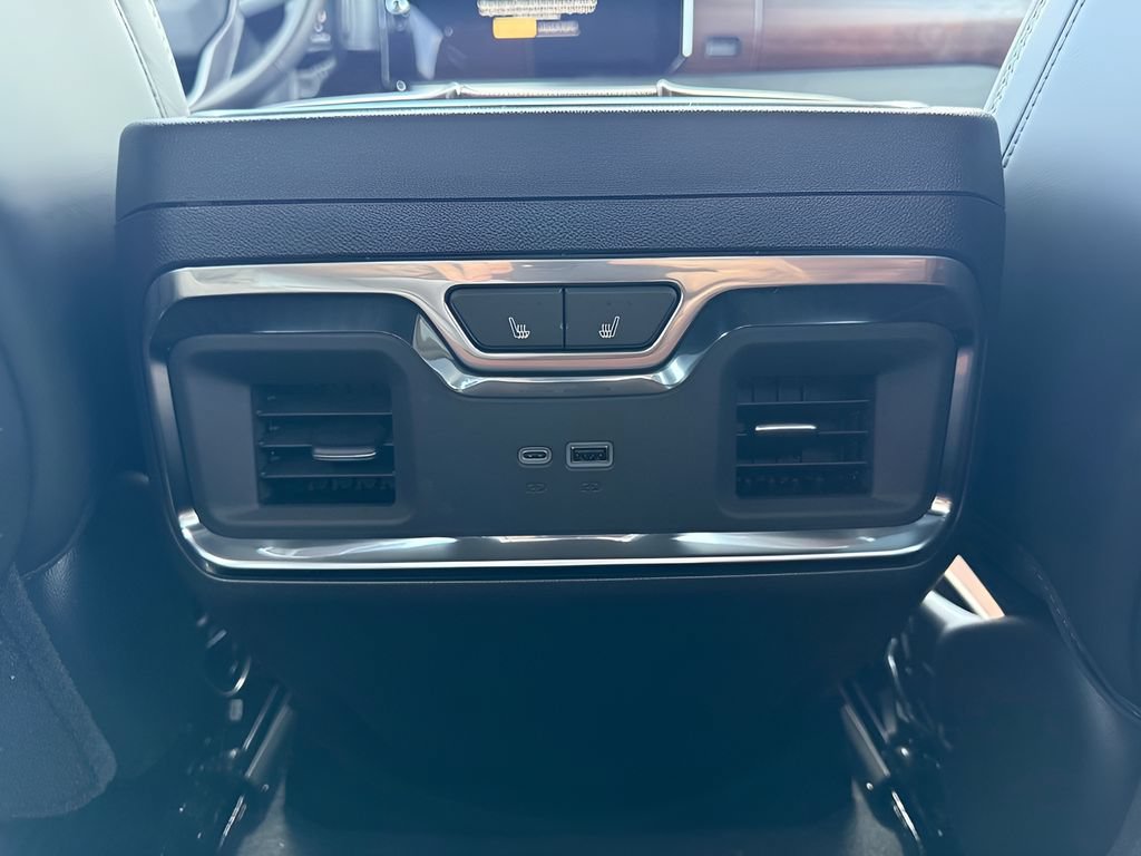 New 2026 GMC Sierra 2500 Denali Ultimate AWD/4WD image 32