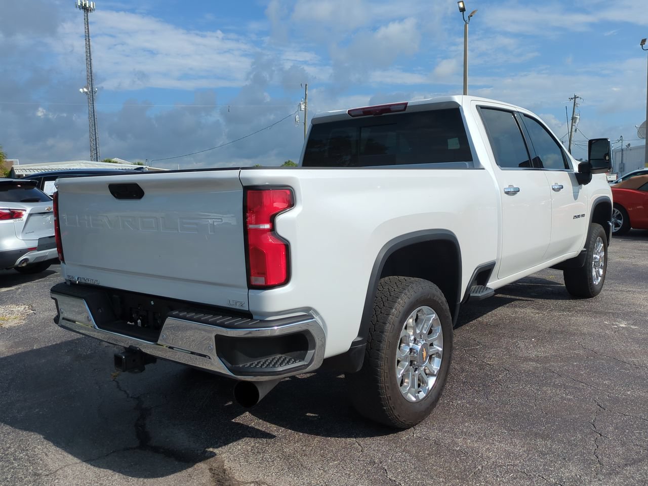 Used 2024 Chevrolet Silverado 2500 LTZ w/ LTZ Plus Package AWD/4WD image 4
