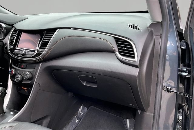 Used 2022 Chevrolet Trax LT w/ LT Convenience Package FWD image 18