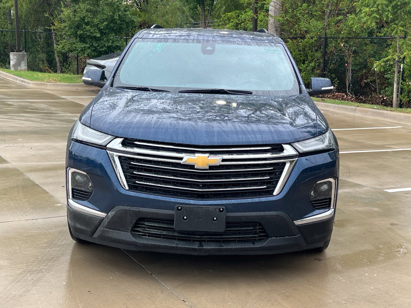 Used 2023 Chevrolet Traverse LT w/ LT Premium Package AWD/4WD image 2
