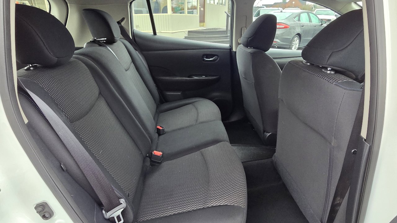 Used 2016 Nissan Leaf S w/ Charger Package image 15