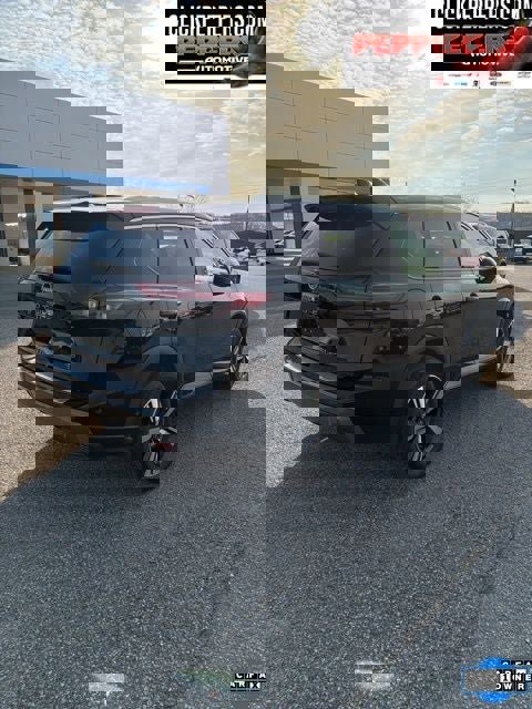 Used 2025 Nissan Rogue SL w/ Tech Package image 3