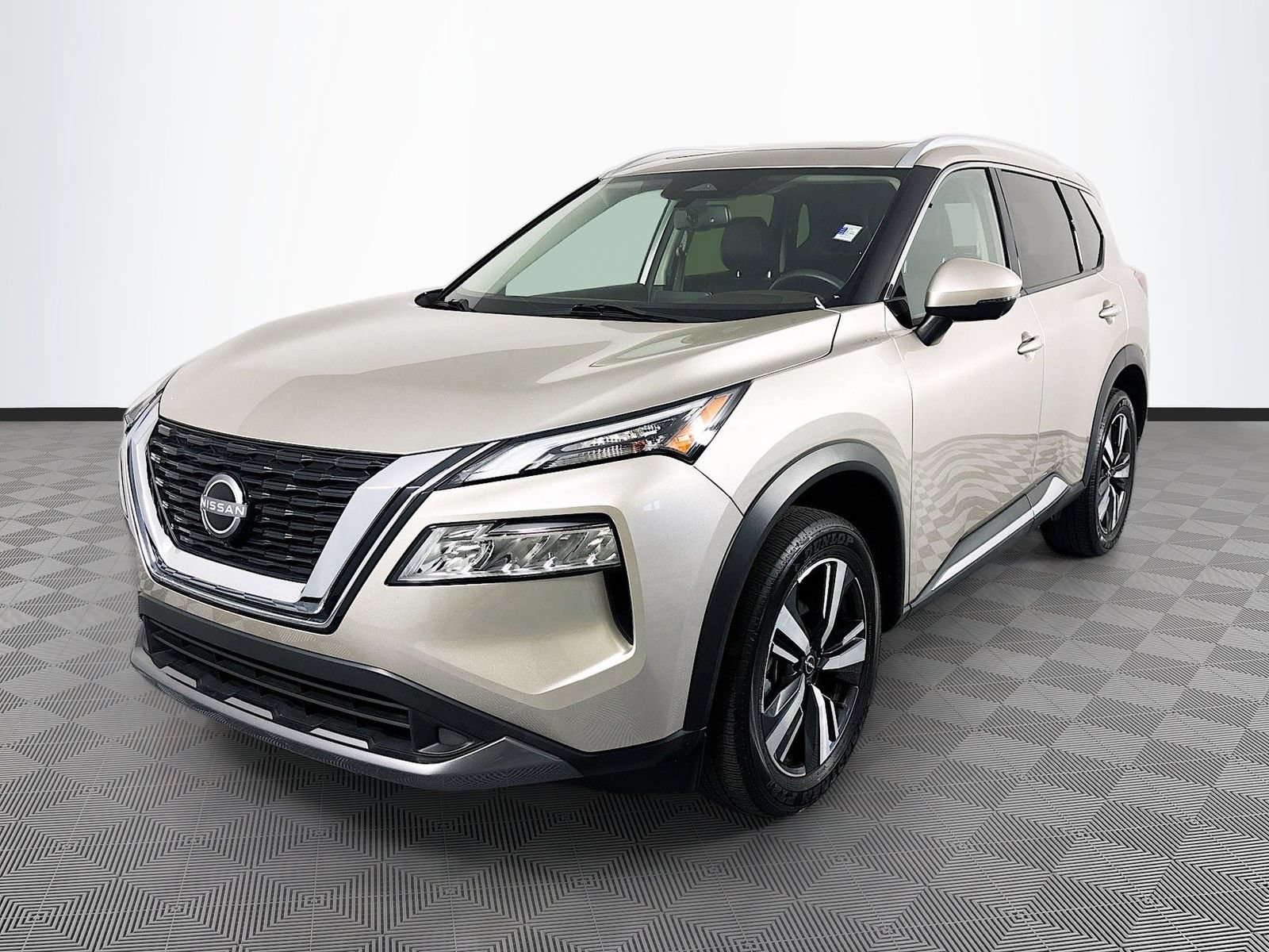 Used 2023 Nissan Rogue SL FWD image 3