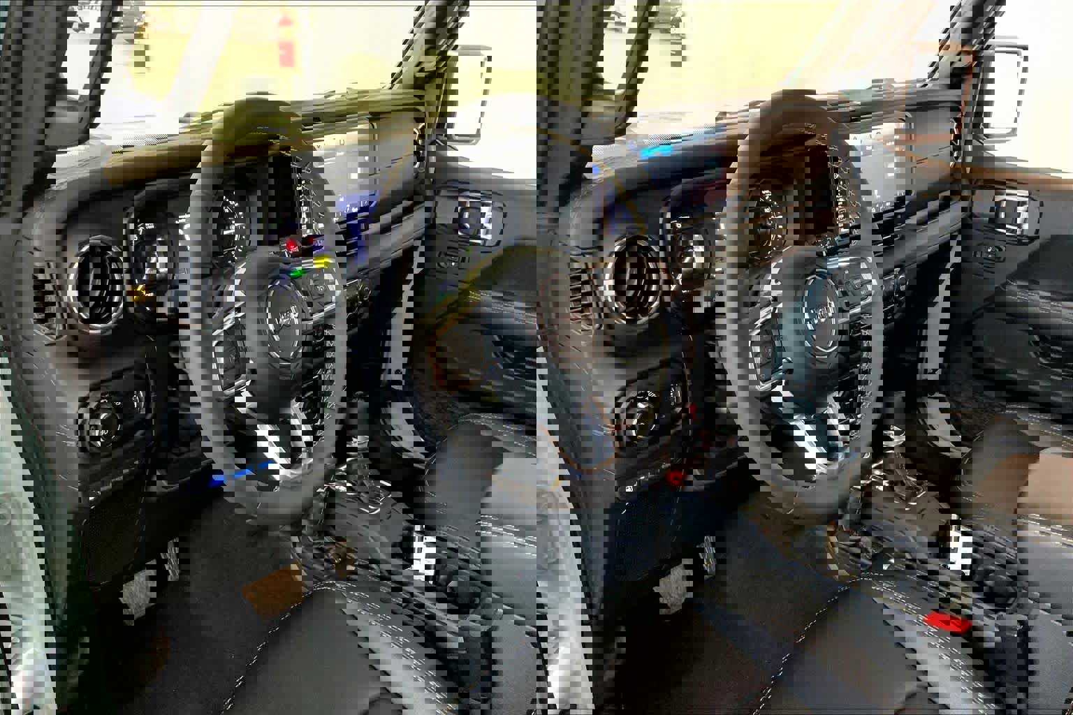 Used 2024 Jeep Wrangler Sahara w/ Technology Group image 17