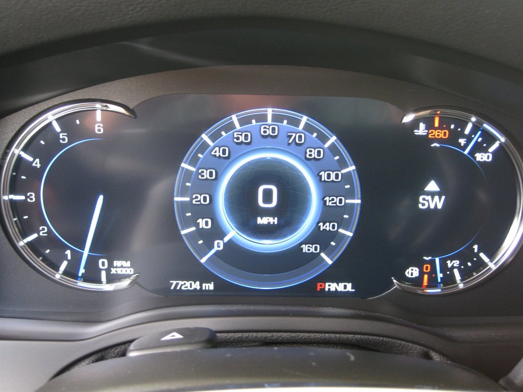 Used 2019 Cadillac Escalade Premium Luxury w/ Escalade Sport Edition image 18