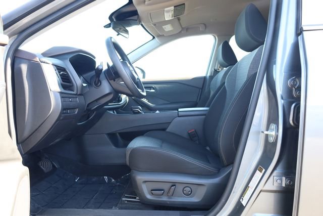 Used 2023 Nissan Rogue SV image 13