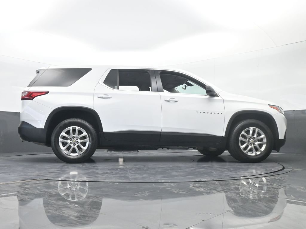 Used 2021 Chevrolet Traverse LS image 57