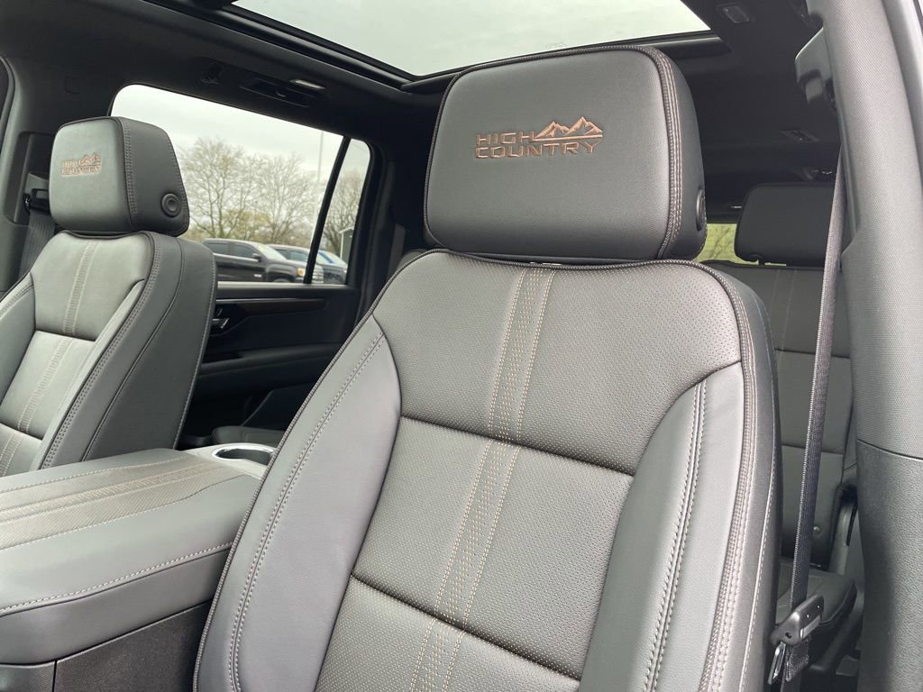 New 2026 Chevrolet Suburban High Country image 8