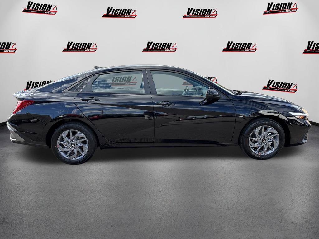 New 2026 Hyundai Elantra Hybrid FWD image 4