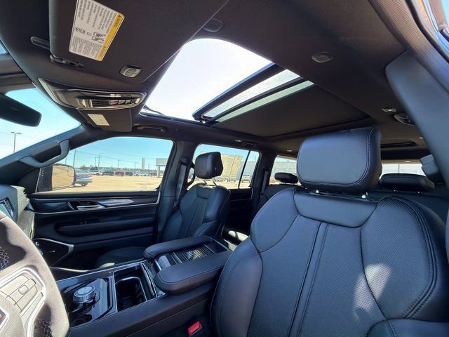 New 2024 Jeep Wagoneer 2WD w/ Premium Group I image 29