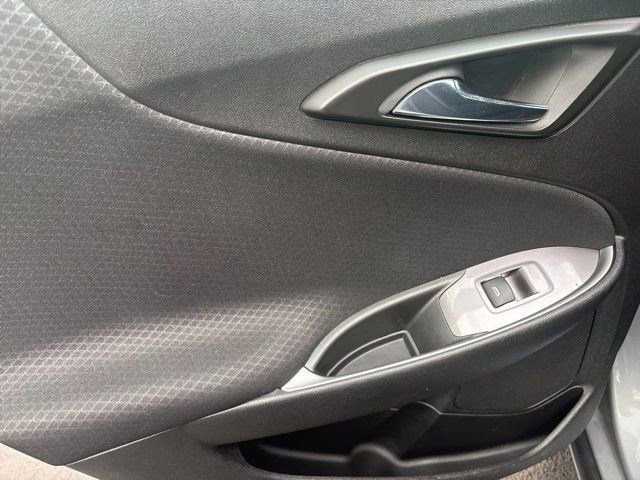 Used 2023 Chevrolet Malibu LT image 32