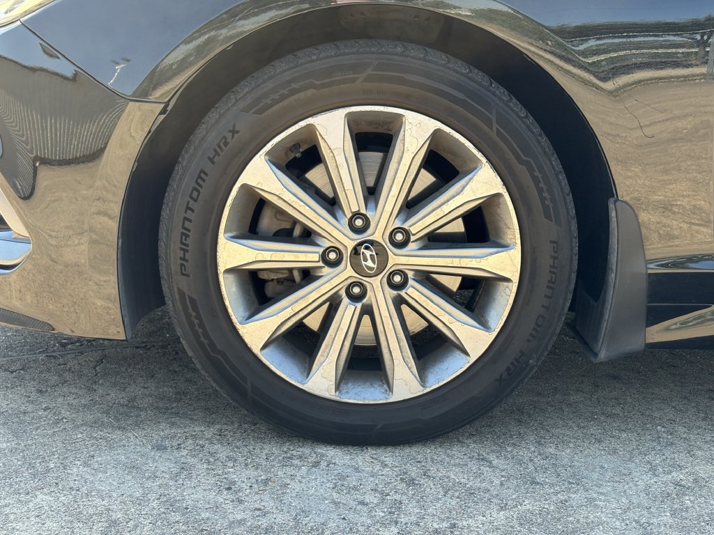 Used 2017 Hyundai Sonata Limited w/ Ultimate Package 04 FWD image 9