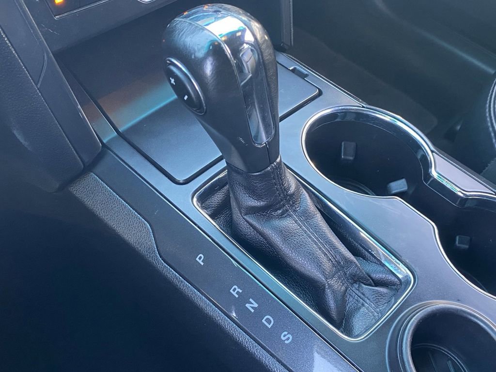 Used 2019 Ford Explorer XLT w/ Equipment Group 202A FWD image 29