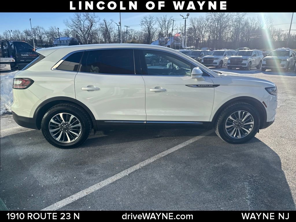 Certified 2022 Lincoln Nautilus AWD w/ Premium Package image 9