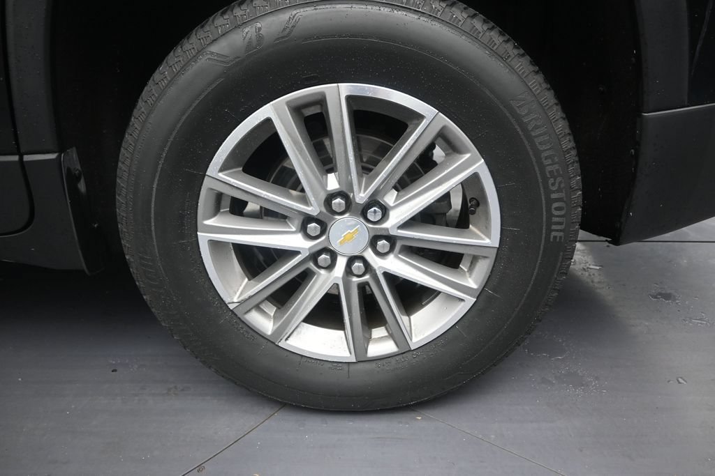 Used 2023 Chevrolet Traverse LT FWD image 10