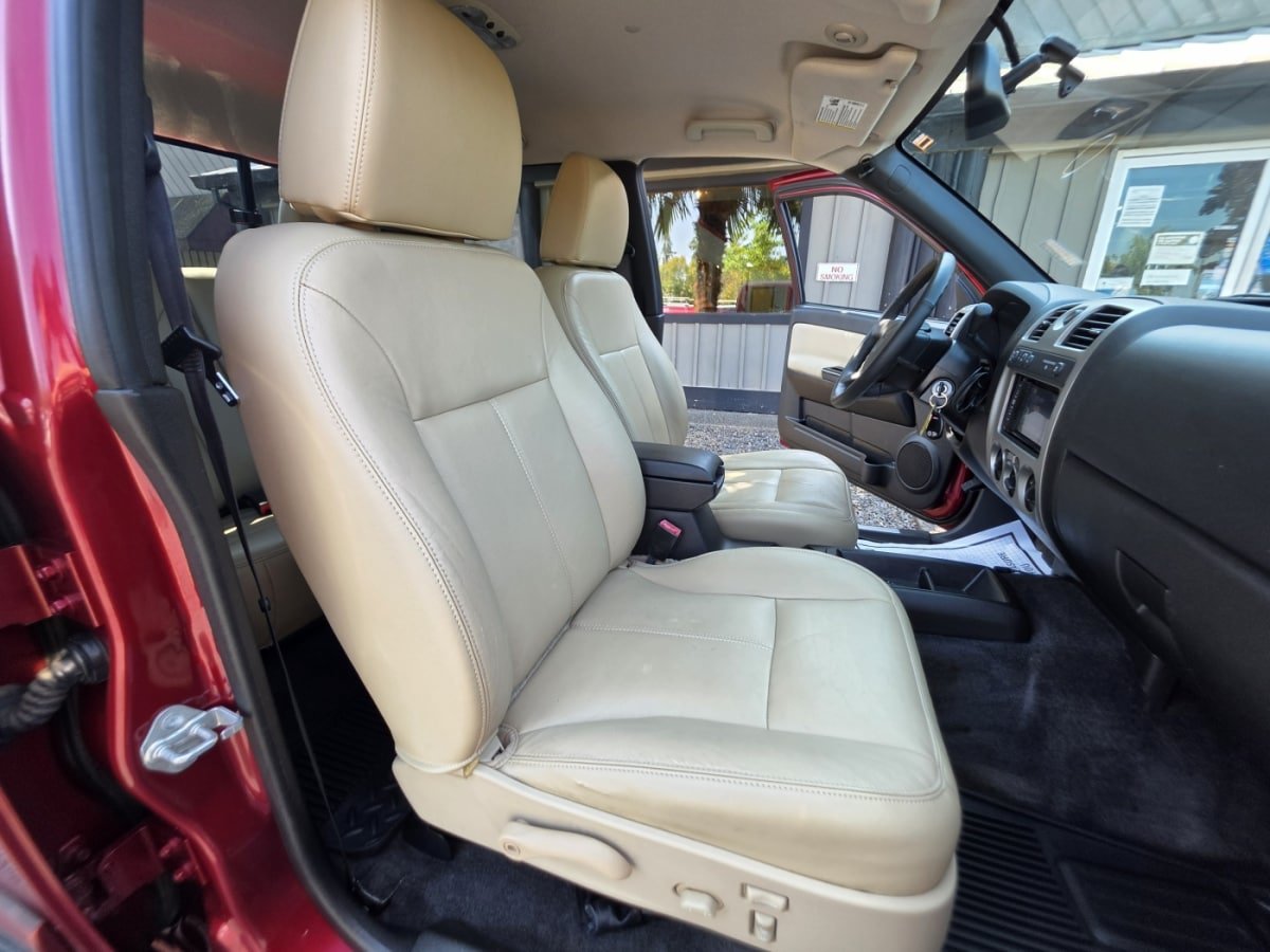 Used 2011 GMC Canyon SLT AWD/4WD image 12