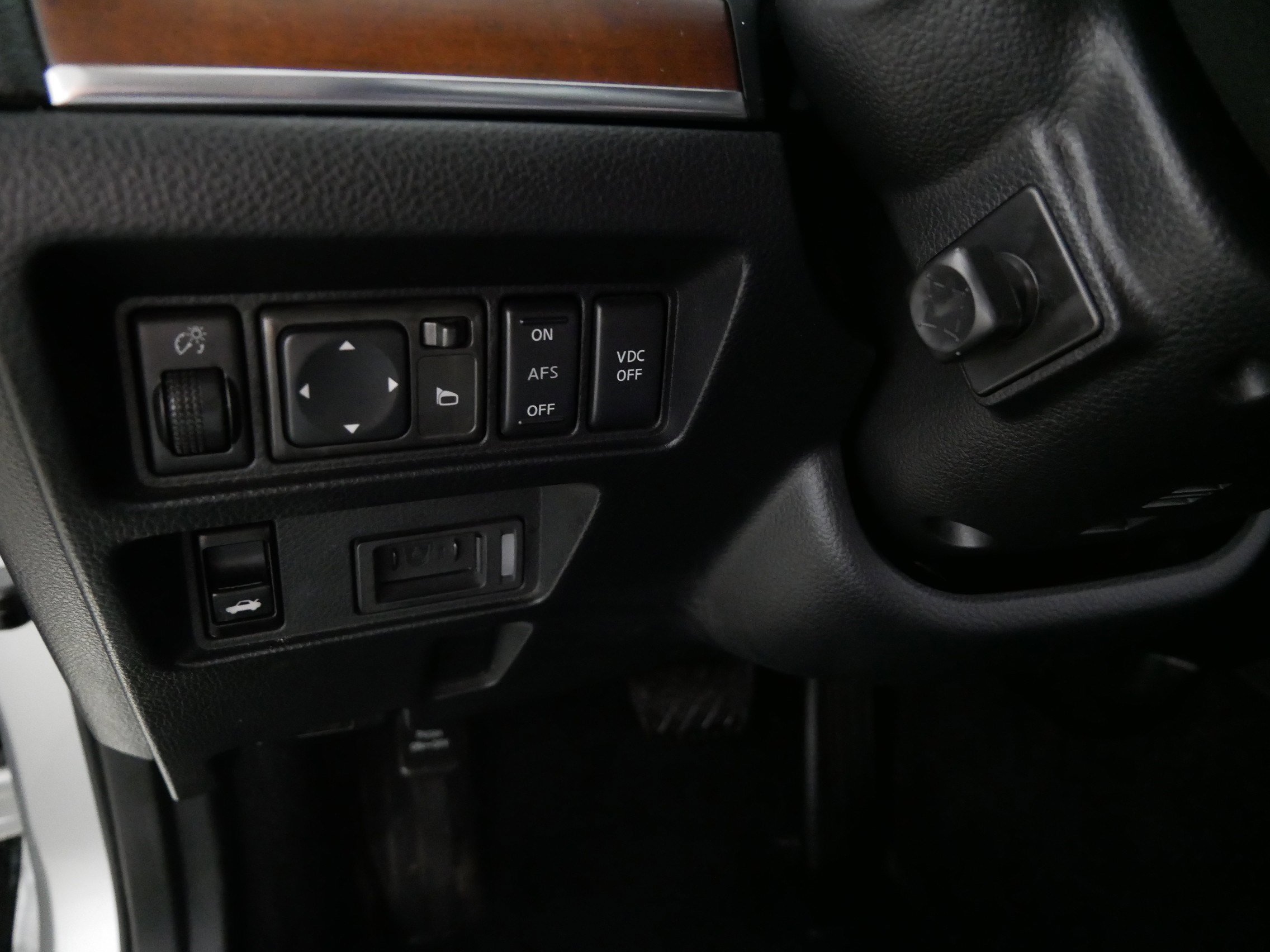 Used 2009 INFINITI M35 x w/ Technology Pkg image 26