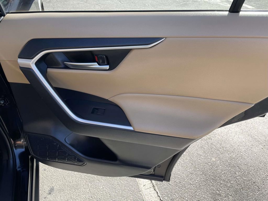 Used 2019 Toyota RAV4 XLE image 43