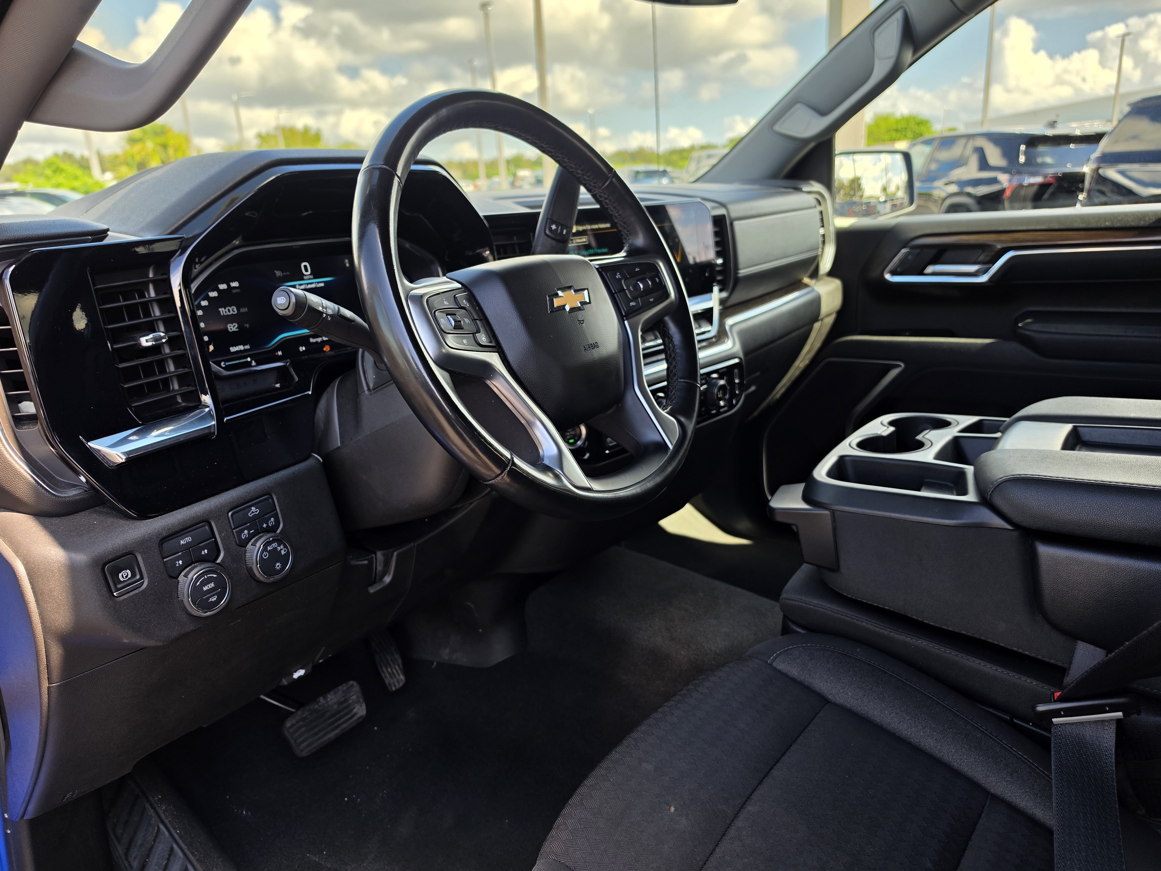 Certified 2025 Chevrolet Silverado 1500 LT AWD/4WD image 14