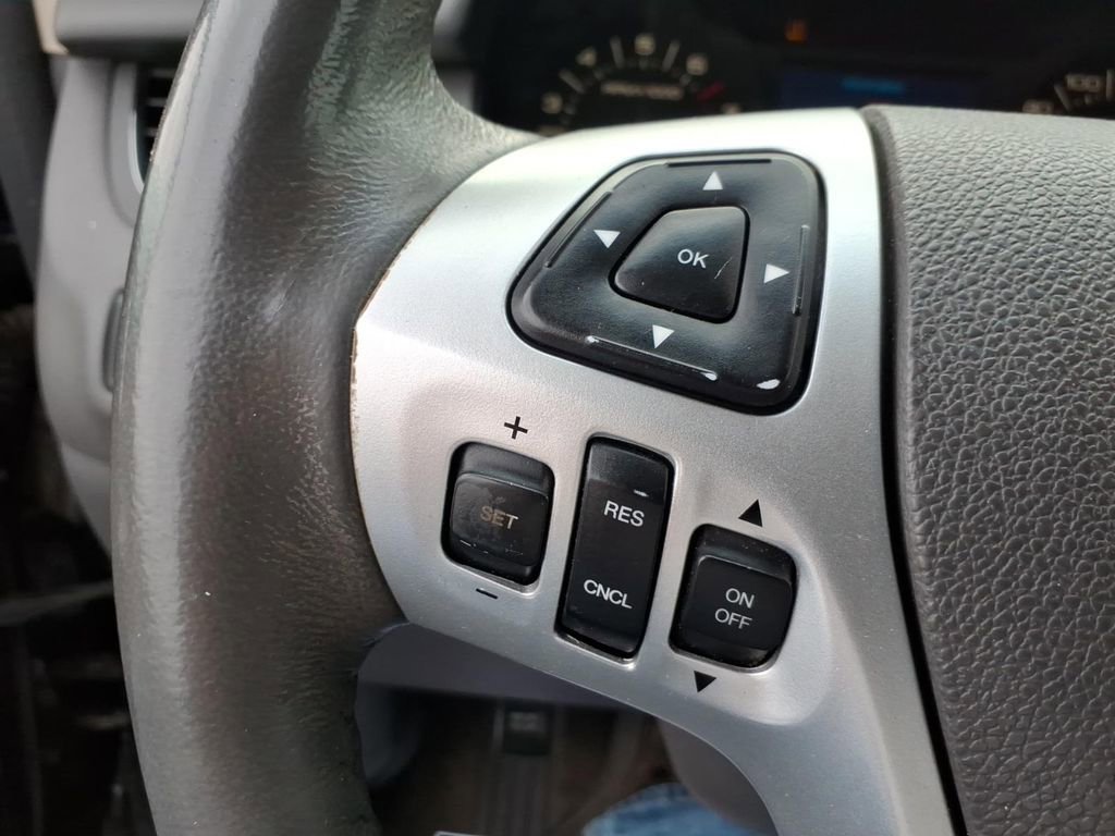 Used 2013 Ford Edge SEL FWD image 17