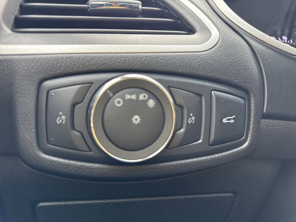 Used 2015 Ford Edge SEL w/ Equipment Group 201A image 38