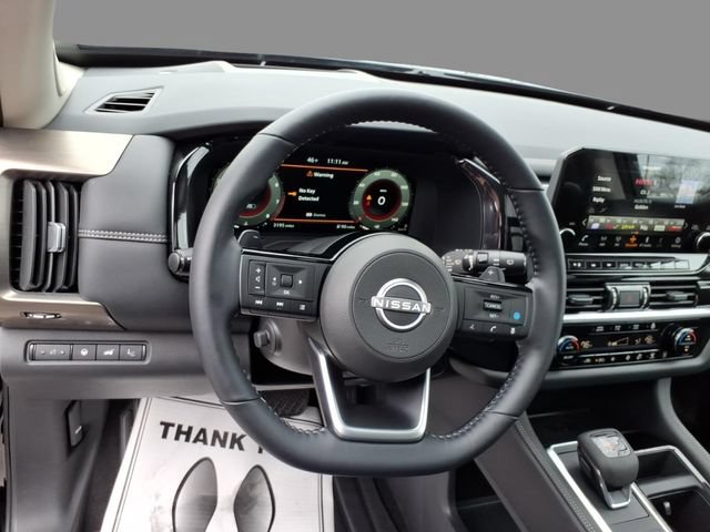 Certified 2025 Nissan Pathfinder Platinum w/ Black Appearance Package AWD/4WD image 21