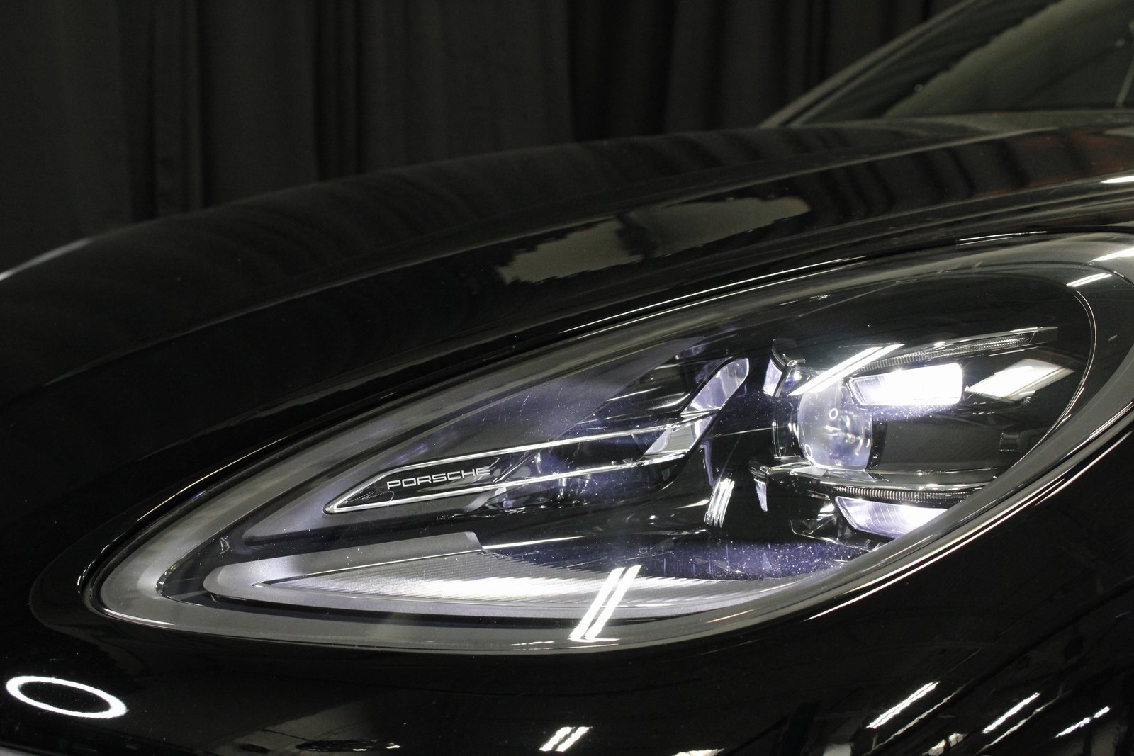 Used 2025 Porsche Macan image 15