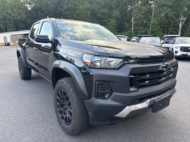 Used 2024 Chevrolet Colorado Trail Boss w/ Technology Package AWD/4WD image 8