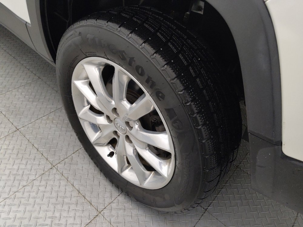 Used 2014 Jeep Cherokee Limited w/ Technology Group image 31