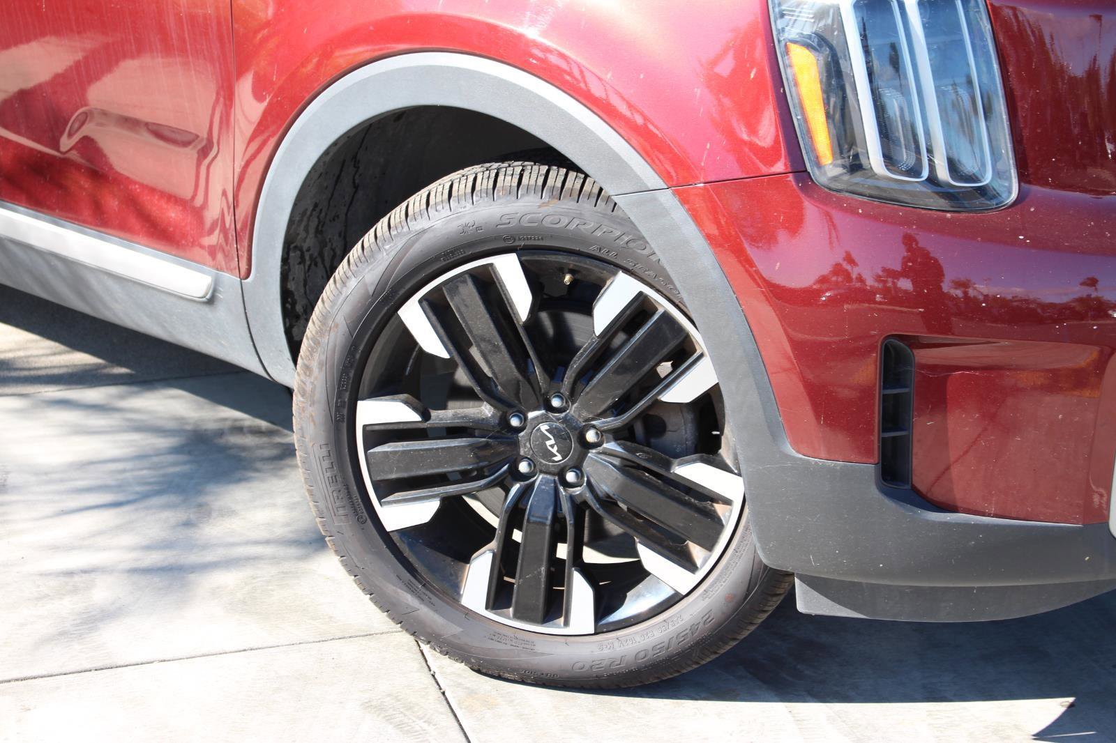 Certified 2023 Kia Telluride SX image 3