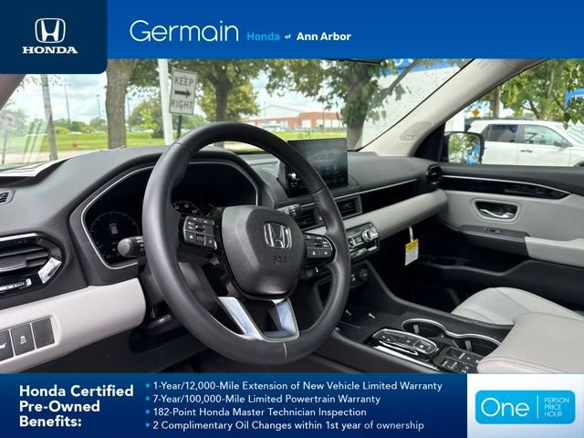 Certified 2025 Honda Pilot Touring image 27