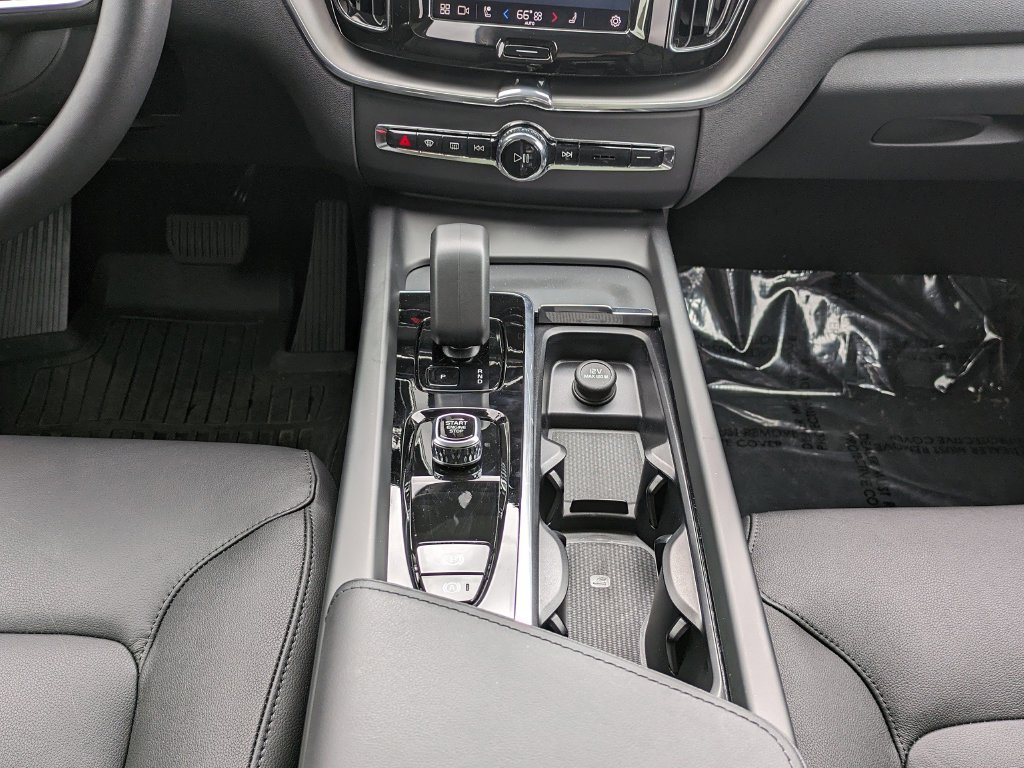 New 2025 Volvo XC60 T8 Plus w/ Protection Package Premier AWD/4WD image 18