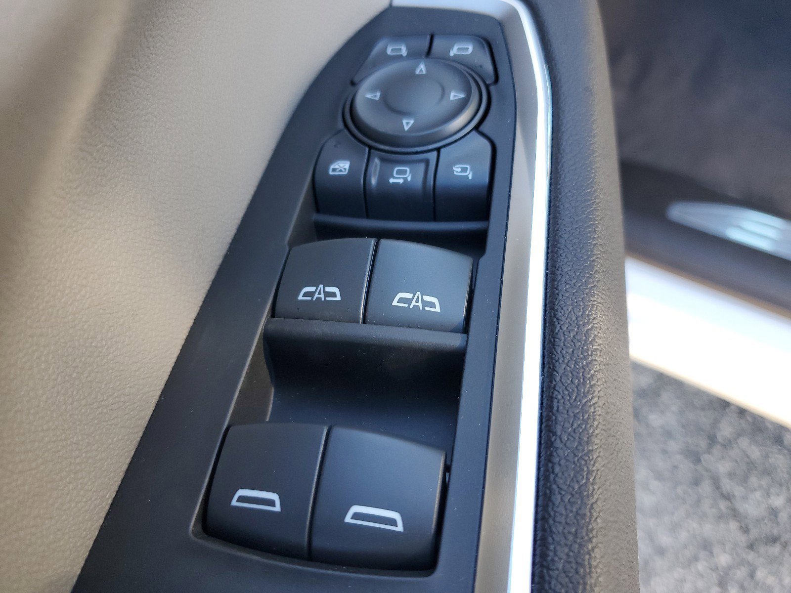 New 2025 GMC Sierra 2500 SLT w/ SLT Convenience Package image 24