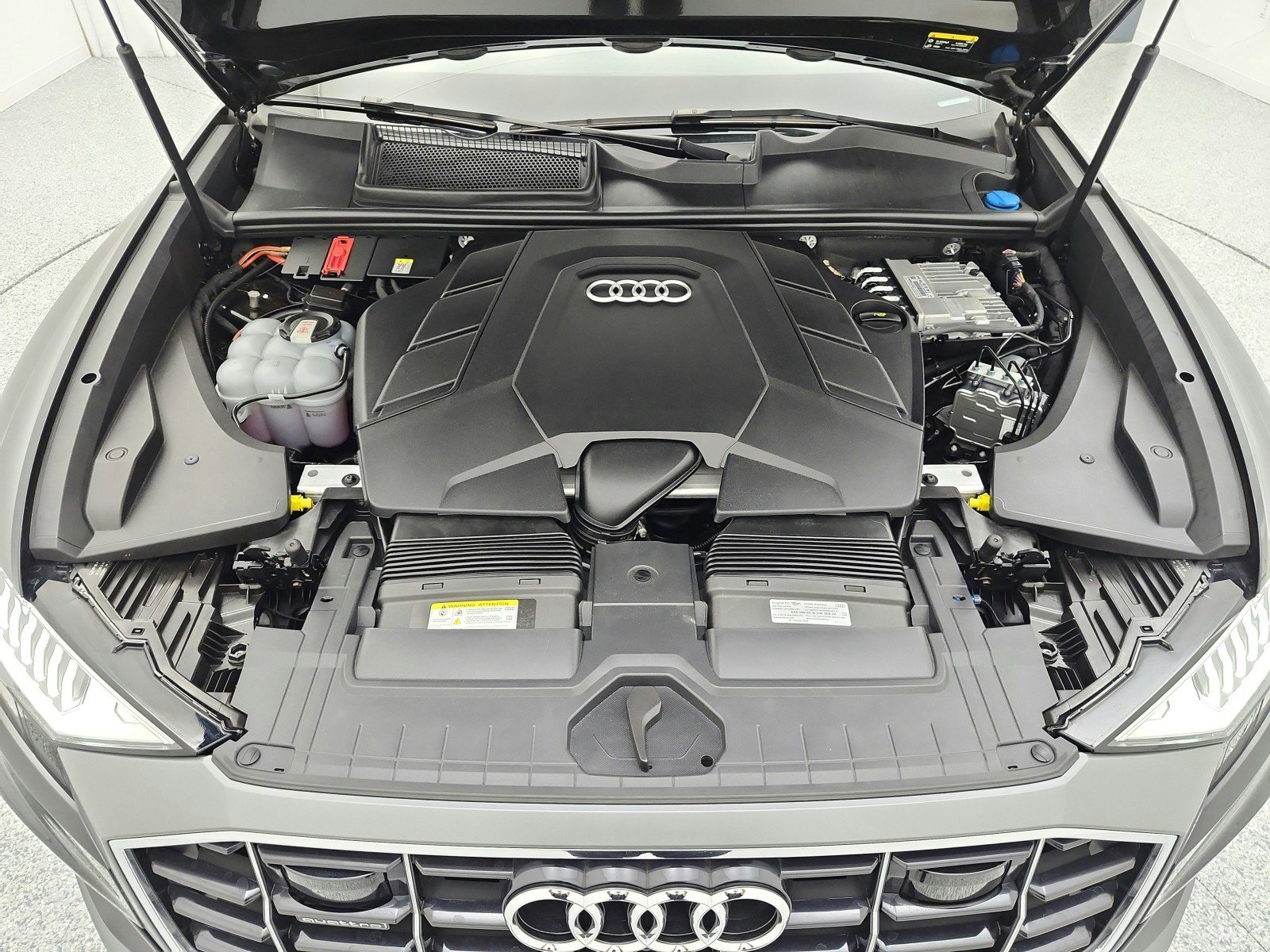 Used 2023 Audi Q8 Premium Plus w/ Premium Plus Package AWD/4WD image 16