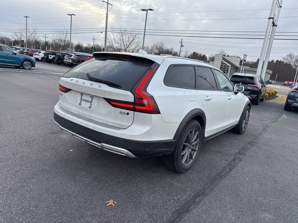 Used 2023 Volvo V90 B6 Cross Country Ultimate w/ Climate Package image 22