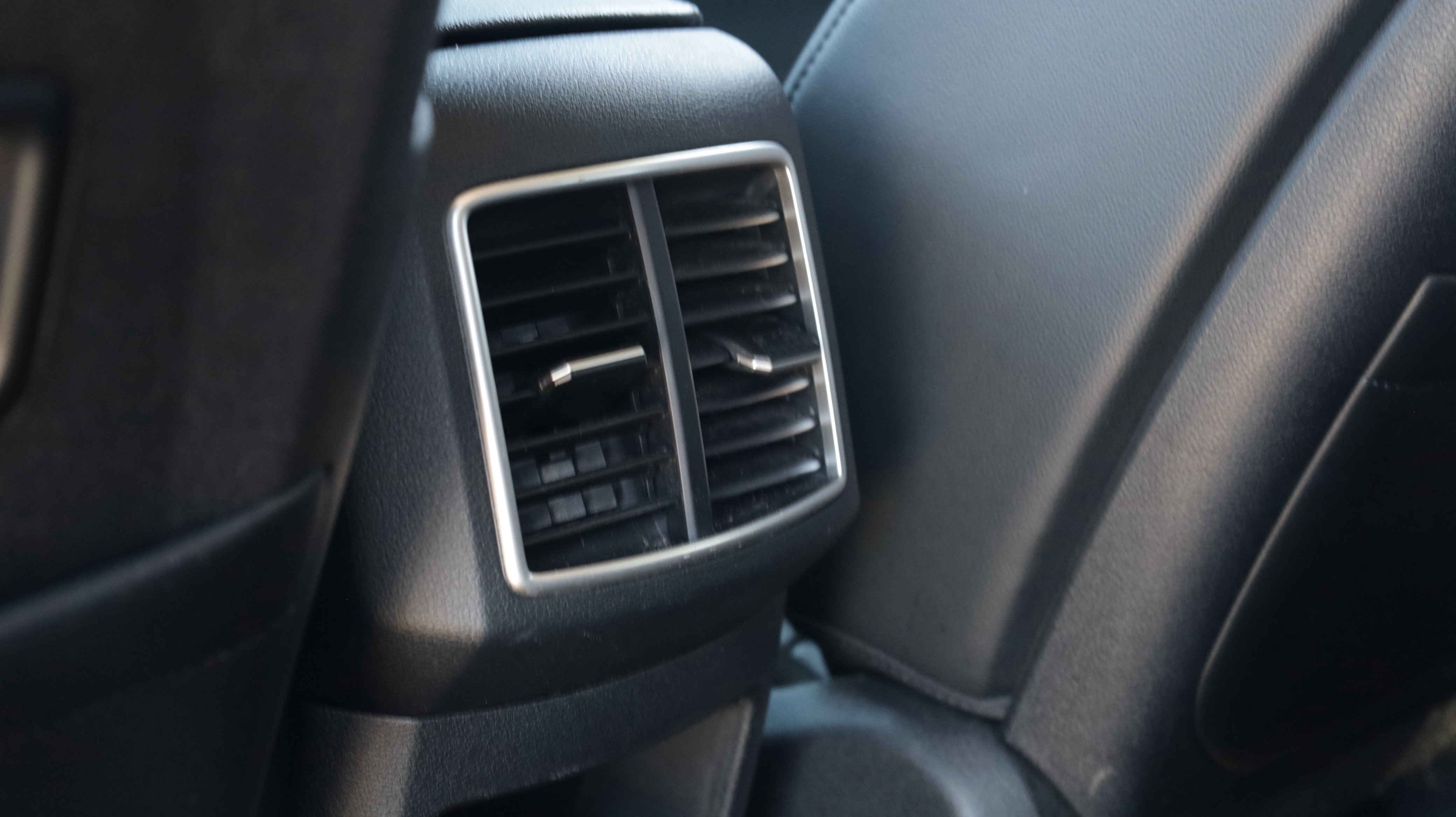 Used 2023 Kia Sportage EX FWD image 14