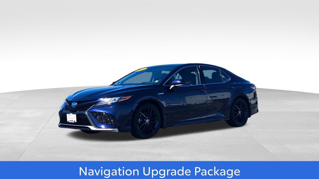 Used 2021 Toyota Camry XSE w/ Navigation Upgrade Package FWD image 3