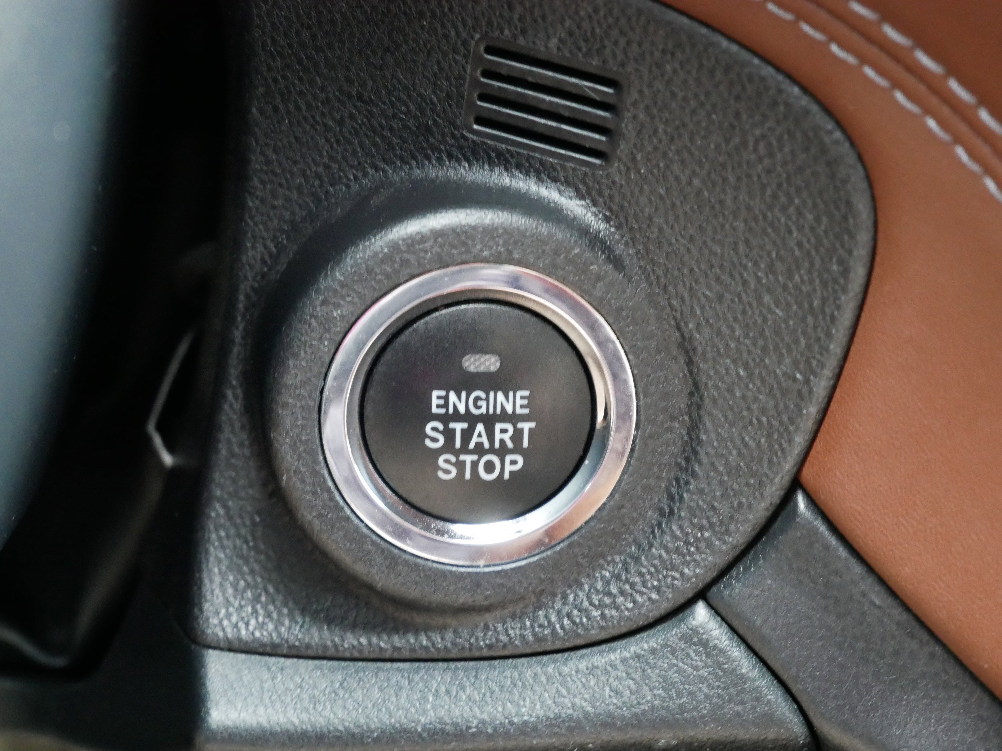 Certified 2025 Subaru Outback Touring w/ Tech Package 3 image 28