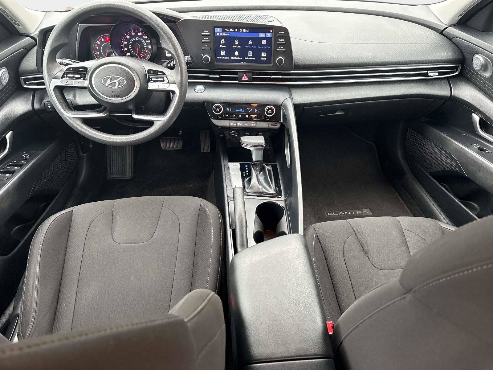 Used 2022 Hyundai Elantra SEL image 16