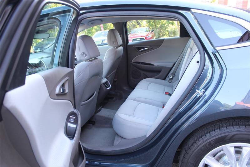 Used 2020 Chevrolet Malibu LT FWD image 21