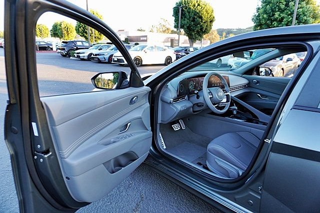 New 2026 Hyundai Elantra Sport FWD image 39